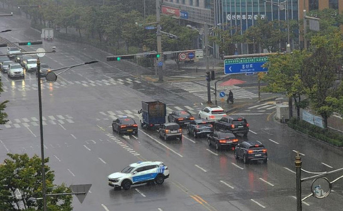 <b>전국</b> 곳곳 '<b>물폭탄</b>'…침수 <b>피해 속출</b>