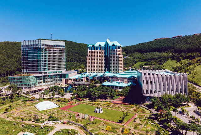 [숫자로 본 공기업] ‘역대급 실적’ 강원랜드…‘마이너스’ 출자사 딛...