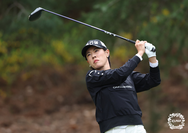 <b>박주영</b>·방신실, <b>KLPGA</b> 투어 <b>iM금융오픈</b> 3라운드도 공동 1위…초대 챔피...