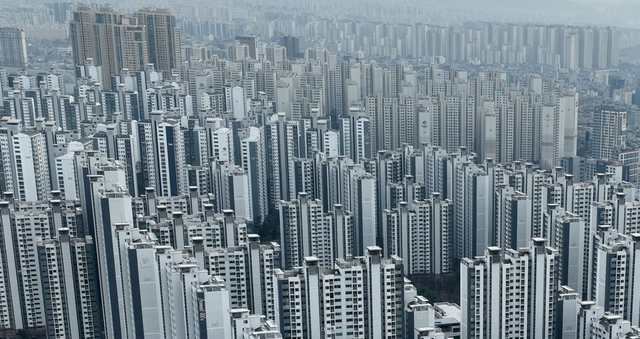 Seoul Apartment Market Slips; Gangnam, Yongsan Hold Steady - News Directory 3
