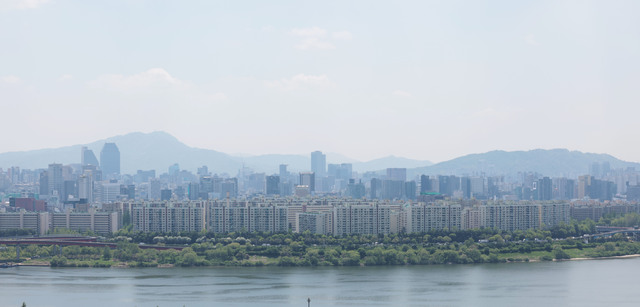 [단독] 강남구, <b>아파트</b> 평균 실거래가 43.7억… ‘역대 <b>최고가</b>’ <b>경신</b>