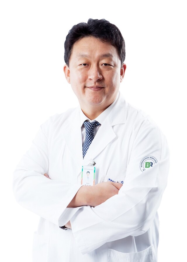 <의료 칼럼>마라톤 대회 시즌 무릎연골판 손상 주의, 스트레칭은 필수