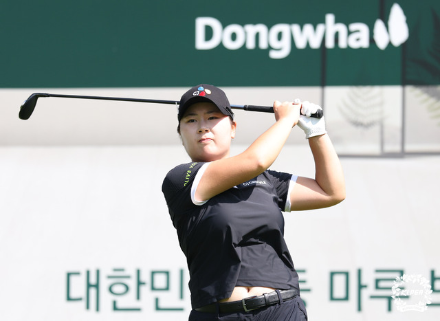 <b>홍정민</b>, KLPGA 투어 <b>메디힐</b>·한국일보 <b>챔피언십</b> 2라운드 1위