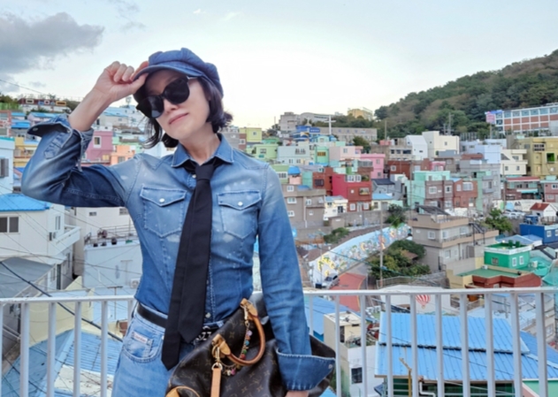 이재영, BIFF서 ‘<b>와이키키 브라더스</b>’와 재회…뮤지컬 여주의 남다른 ...