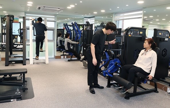 [액티브 시니어] 강남구, AI헬스 시설 갖춘 '선정시니어센터' 개관 - 뉴스 썸네일 이미지