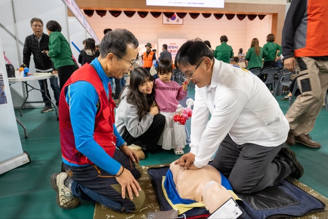 광양제철소, 자원봉사 대축제로 지역사회와 함께하다 - 뉴스 썸네일 이미지