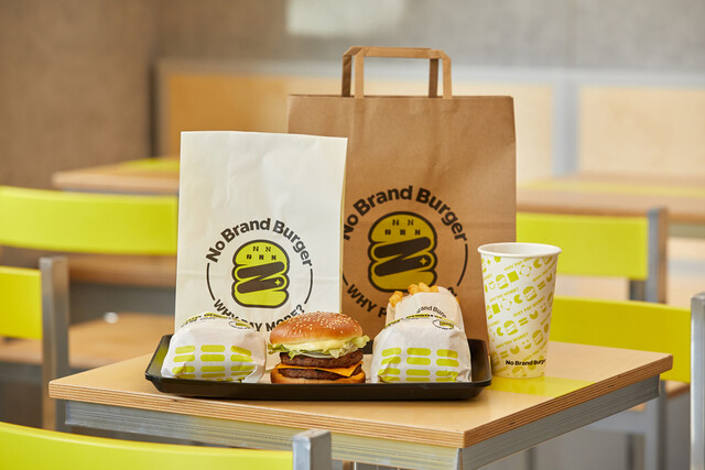 자진 상장폐지 신세계푸드... 군살 빼고 버거·B2B 키운다 - 뉴스 썸네일 이미지