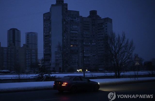 5살 아이도 숨졌다⋯ 협상 중에도 멈추지 않은 러시아 공습 - 뉴스 썸네일 이미지