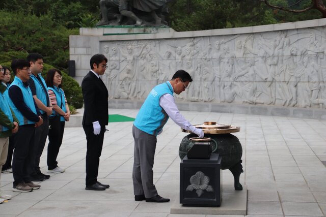 GS글로벌, '호국보훈의 달' 맞아 현충원 묘역 정화·영유아 보육시설... - 뉴스 썸네일 이미지