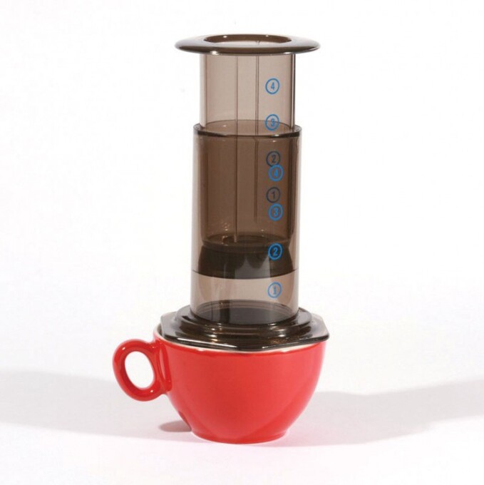 aeropress-coffee-maker-by-aerobe