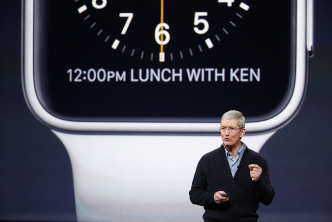 US-APPLE-DEBUTS-NEW-WATCH