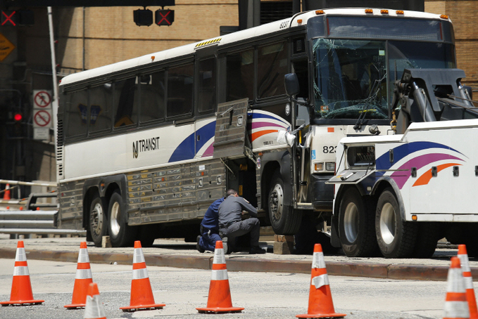 US-ROAD-TRANSPORT-ACCIDENT <YONHAP NO-0487> (AFP)