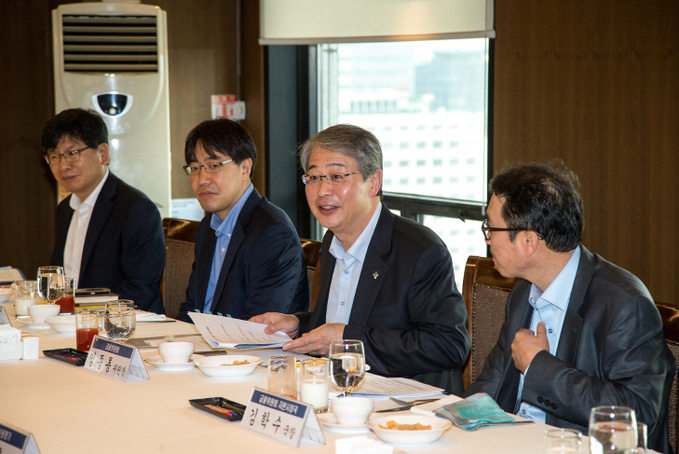 임종룡 금융위원장, 신용평가산업 발전방안 모색 위한 금요회