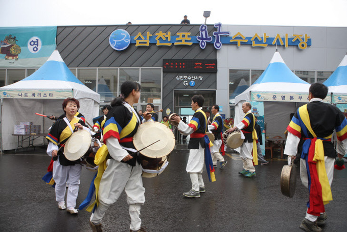 삼천포용궁수산시장 전경