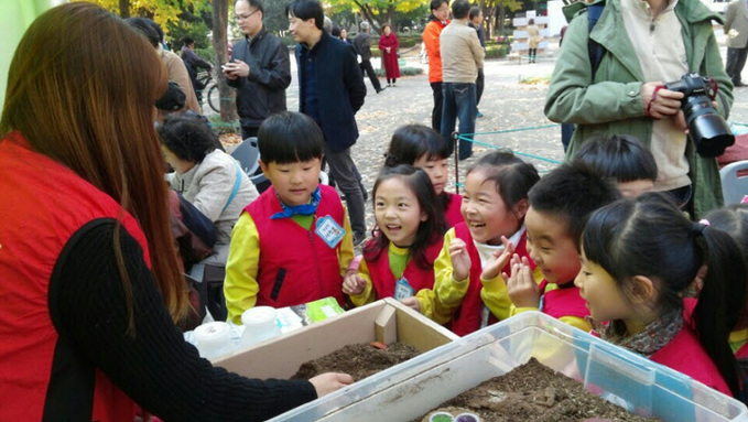 기획1 곤충체험전 모습