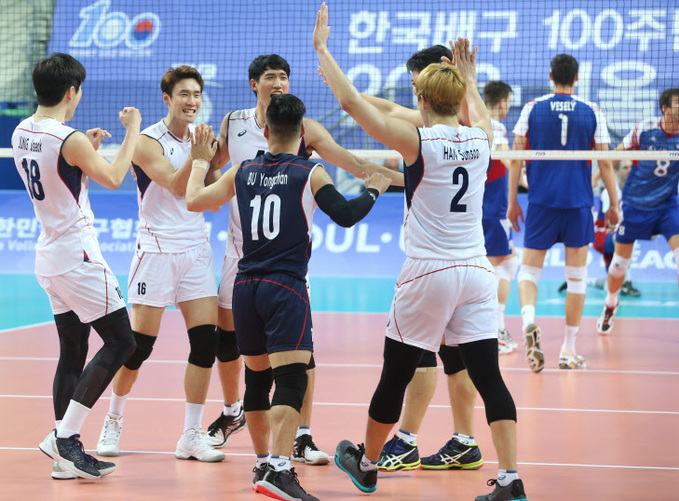 韓 남자 배구, 드디어 첫승…체코 3-0 격파 - 브릿지경제