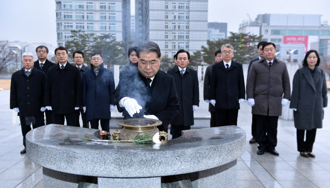 이재정 교육감 현충탑 참배