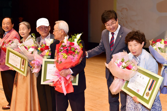 20170510 수원시, 제45회 어버이날 기념행사 개최2