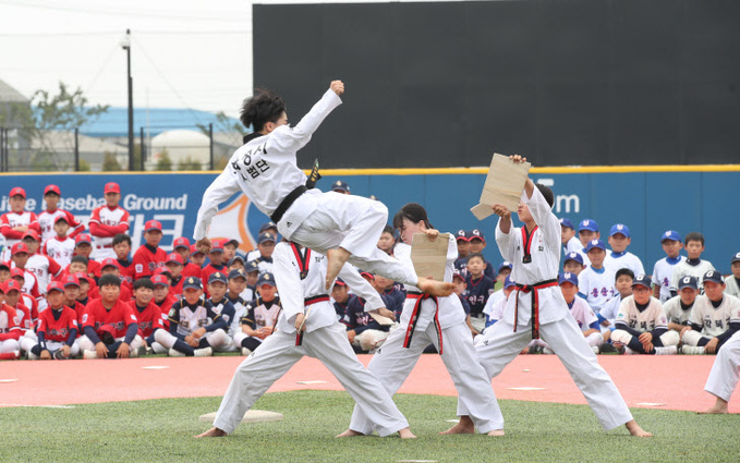 1-7. 태권도 시범경기2