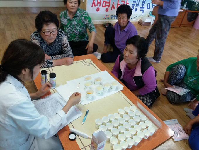 서천군보건소, 소변염분테스트 사진.