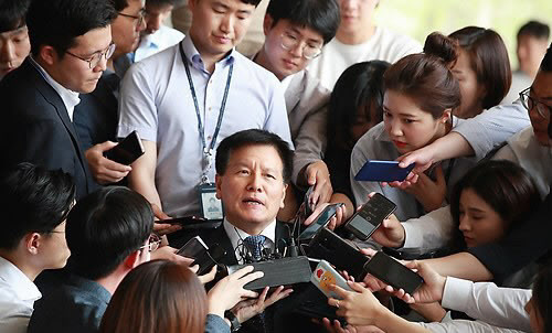 검찰 '양대노총 파괴공작 의혹' 이채필 전 장관 소환(연합)