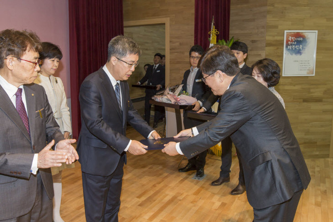 교육공무원 훈포장 전수 및 임명장 수여(1)