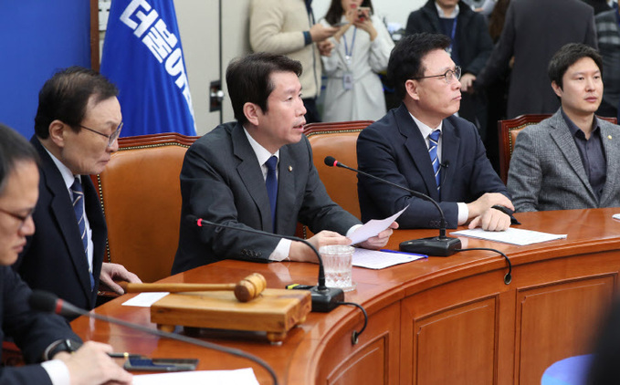 발언하는 민주당 이인영 원내대표