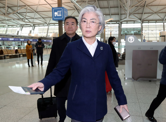 강경화 외교장관, 뮌헨안보회의 참석위해 출국