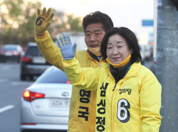 심상정·여영국, 창원 성산 인사