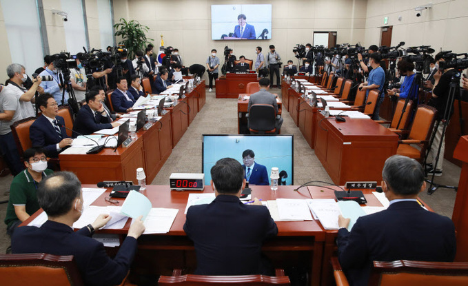 야당 불참 속 '반쪽' 국방위원회