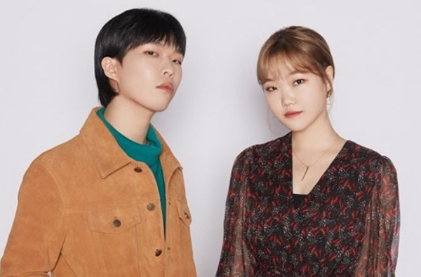 AKMU