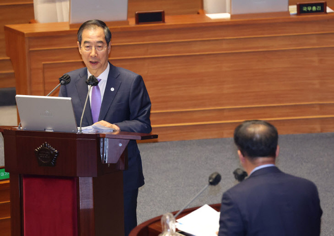 답변하는 한덕수 총리