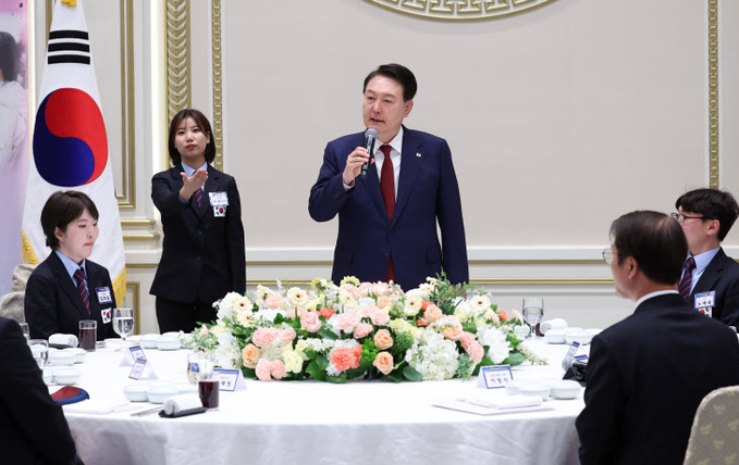 국제장애인기능올림픽대회 선수단 초청한 윤 대통령