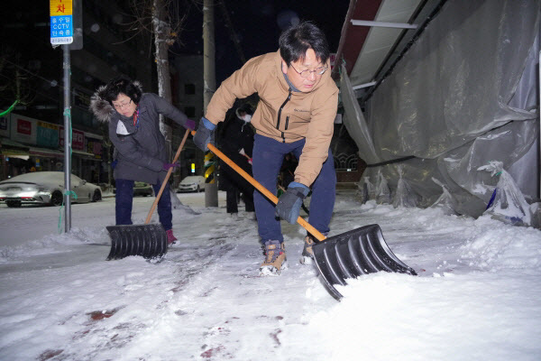 제설작업(내 집 앞 눈치우기