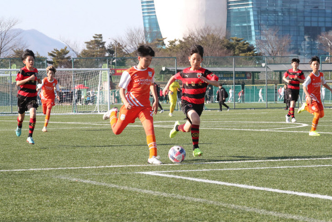 경북 경주 유소년 축구 페스티벌 열전 돌입…1700여 명 참가