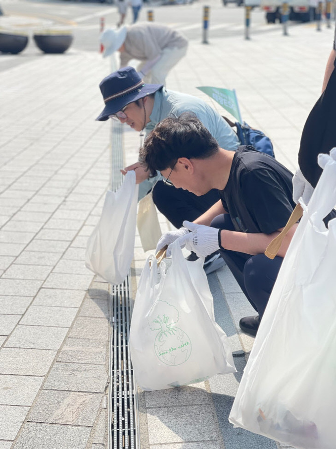 쓰담쓰담 해변 플로깅_ 캠페인 진행