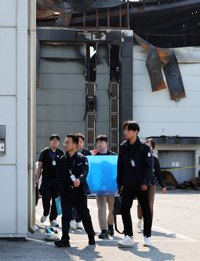 화성 아리셀 공장 압수수색<YONHAP NO-6310>