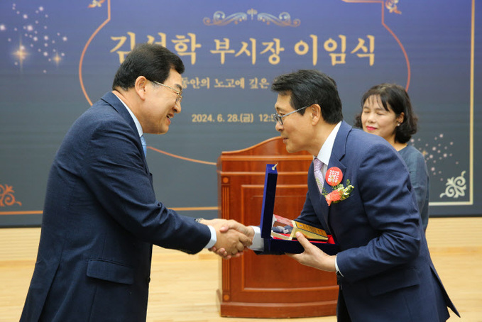 김성학 경북 경주부시장, 36년간 공직생활 마무리