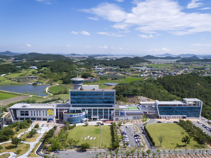 신안군청전경