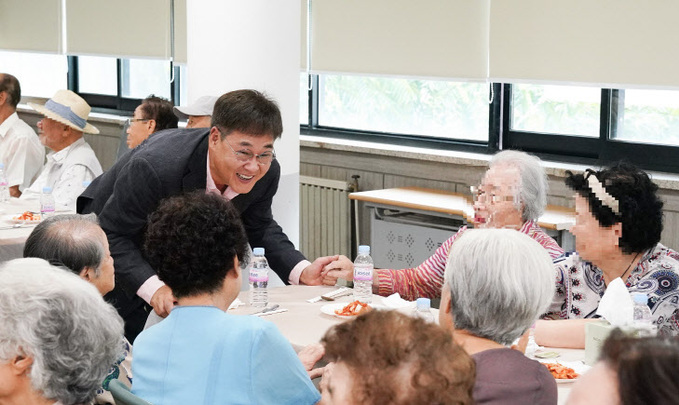 삼청동 초복맞이 어르신 삼계탕 나눔 행사