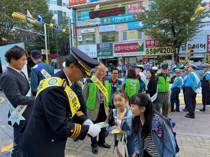 남양주남부서 “횡단보도 앞 일단 멈춤,’아이먼저’ 보내주세