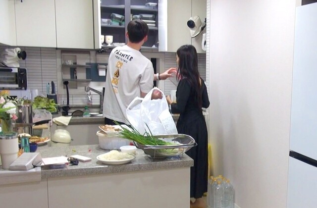 개그우먼 <b>박소영</b>·<b>문경찬</b> 부부, ‘<b>동상이몽2</b>’ 합류…신혼일상 최초 공...