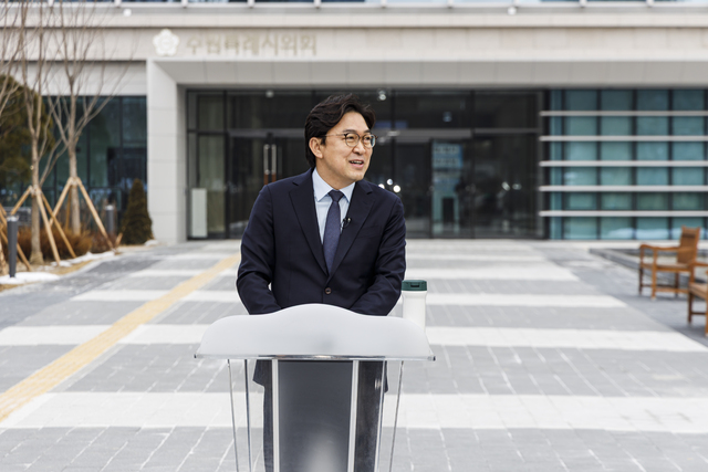 권혁우, 수원 시장 선거 출마 선언 'AI 시민주권정부'로 변신 - 브릿지경제